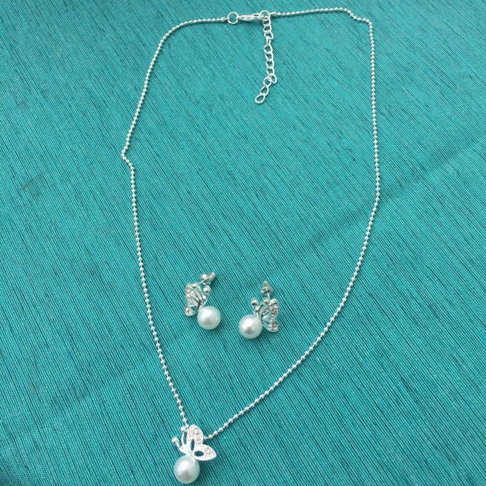 Butterfly Jewelry Set - Picture 4 of 7